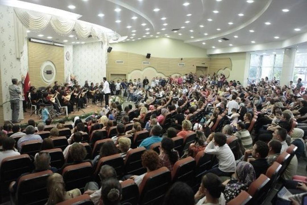 Bornova&rsquo;da Sahne Kursiyerlerin