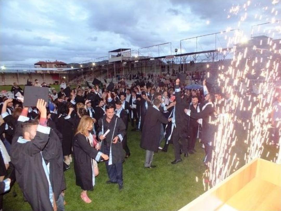 Elmalı Myo&rsquo;da Mezuniyet Coşkusu