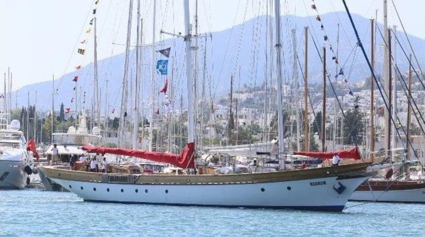 Okul Gemisi Bodrum'a İki Kupa İle Döndü