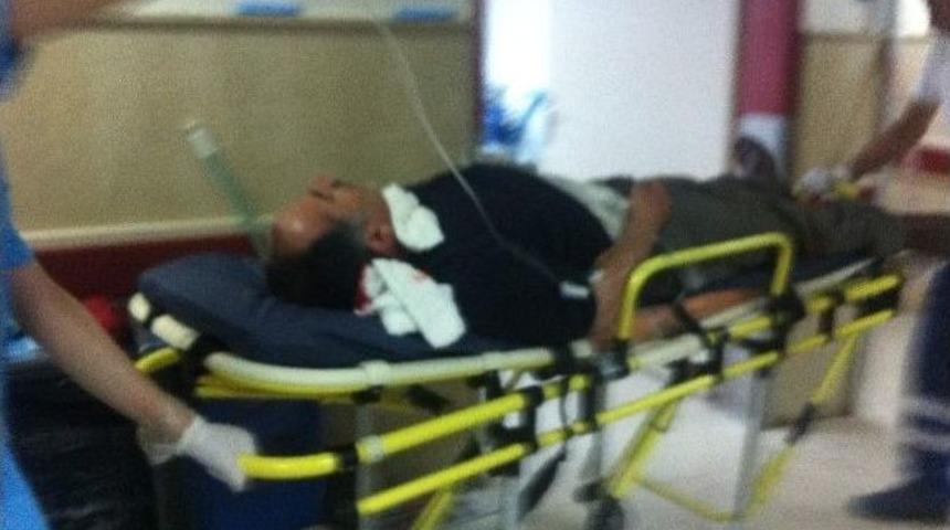 Boğazını Ve Bileklerini Fal&ccedil;atayla Kesti