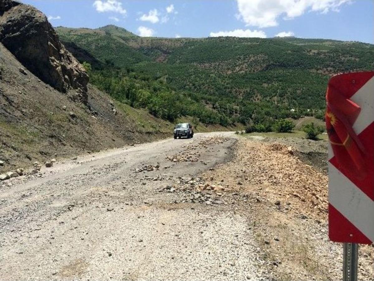 Jandarmadan Yol Kapatma Eylemi Yapan Bdp&rsquo;lilere Şafak Operasyonu