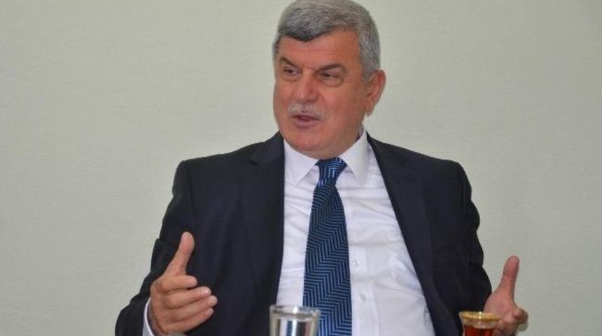 Karaosmanoğlu &Uuml;niversiteli Gen&ccedil;lerle Buluştu