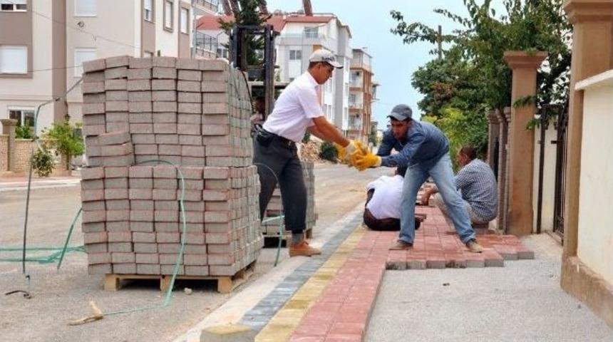 Ahatlı&rsquo;nın Kaldırımı Yapılıyor