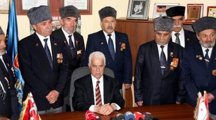 Kktc Cumhurbaşkanı Eroğlu, Şehit Ailelerini Ve Gazileri Ziyaret Etti