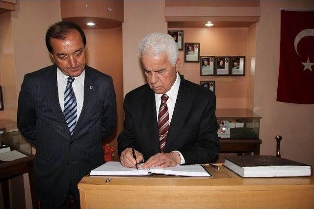 Kktc Cumhurbaşkanı Eroğlu, Şehit Ailelerini Ve Gazileri Ziyaret Etti 2