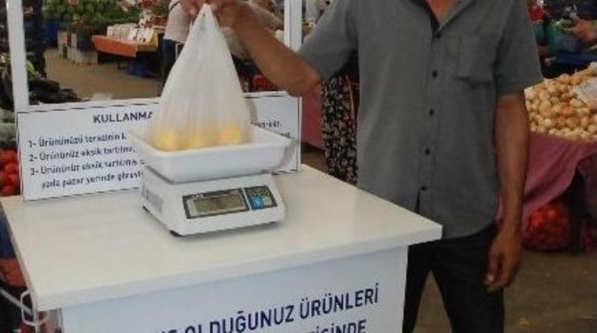Didim&rsquo;de Belediyeden Pazar Yerinde Tartı Uygulaması..
