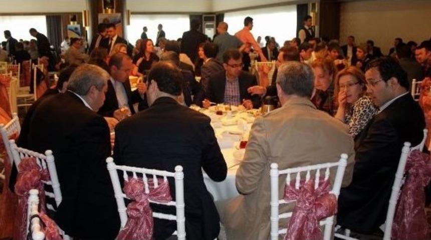 "yargı &Uuml;zerinden G&uuml;&ccedil; G&ouml;sterisi Yapılıyor"