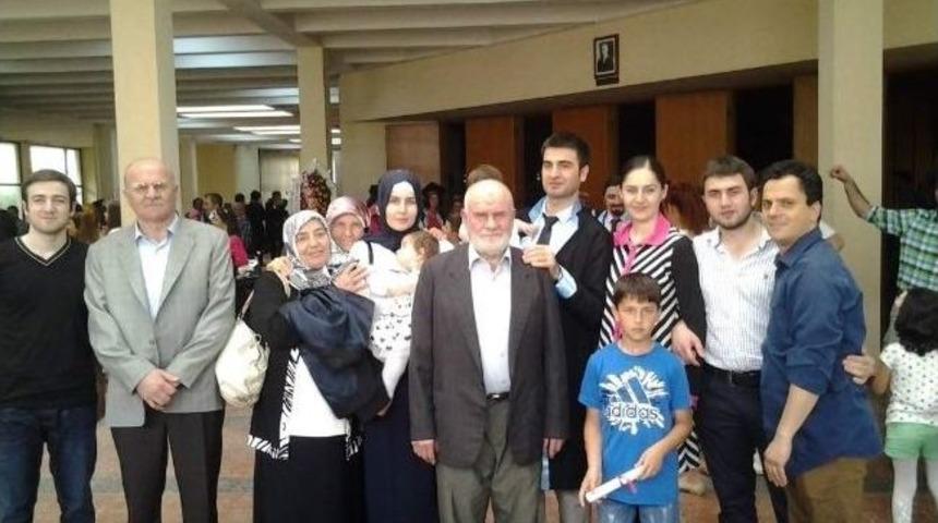 Kt&uuml; Tıp Fak&uuml;ltesi &Ouml;ğrencilerinin Mezuniyet Sevinci