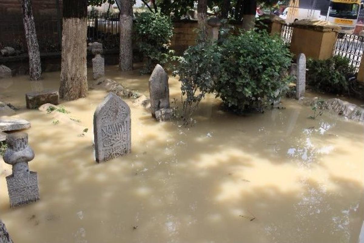 Geyve&rsquo;de 750&rsquo;den Fazla Ev Hasar G&ouml;rd&uuml;