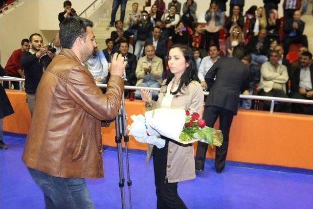 Voleybol Turnuvasında Evlilik Teklifi 2