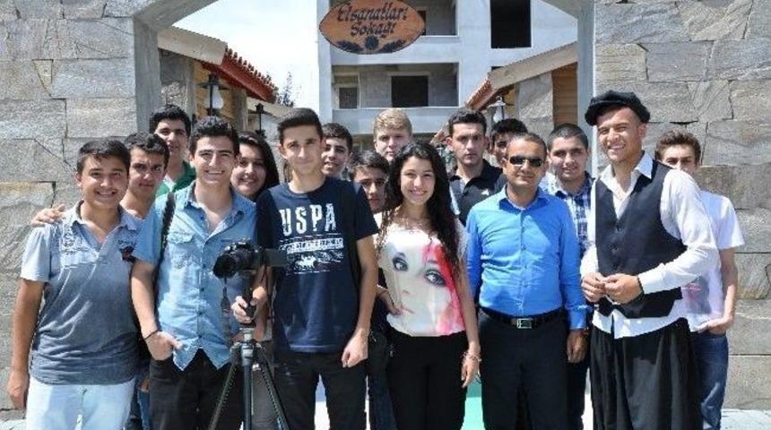 Lise &Ouml;ğrencileri "gendilerinden Ge&ccedil;ti", 3 Milyon Kişi Tıkladı