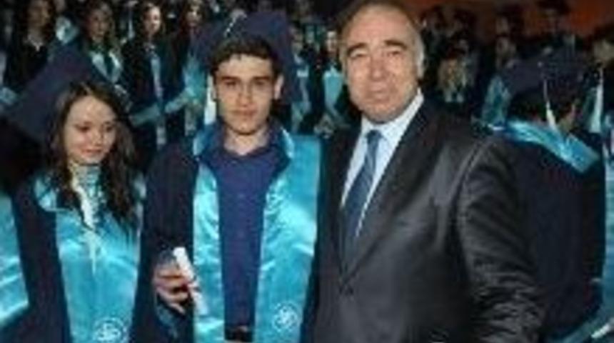 Sabiha G&ouml;k&ccedil;en Teknik Ve End&uuml;stri Meslek Lisesi&rsquo;nde Mezuniyet T&ouml;reni