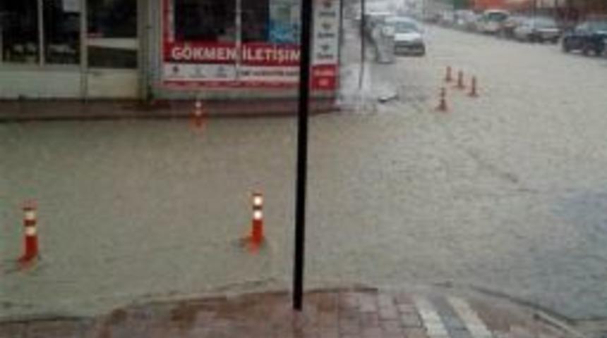 Cihanbeyli&rsquo;de Sağanak Yağış