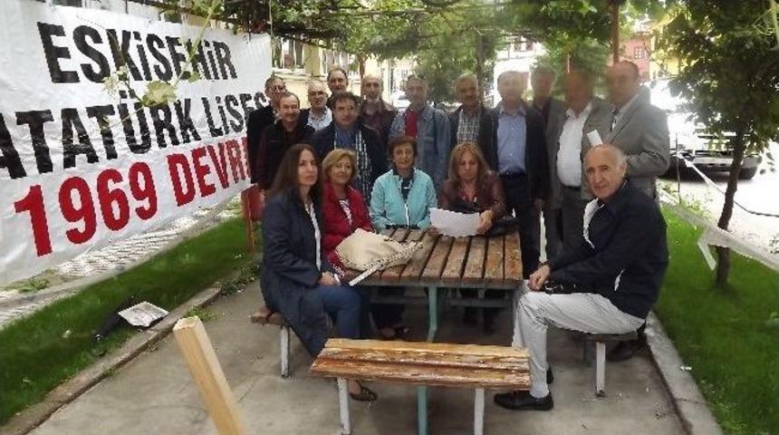 45 Yıl Sonra Yeniden Liselerinde Buluştular