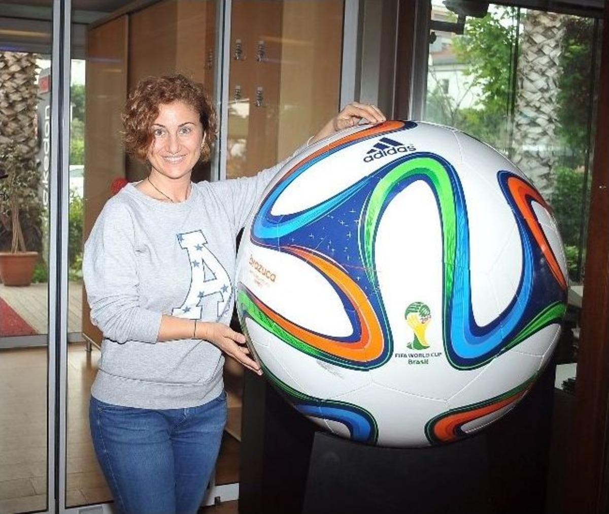 Adidas Basın Halı Saha Turnuvası Kalamış Tesisleri&rsquo;nde Yapıldı