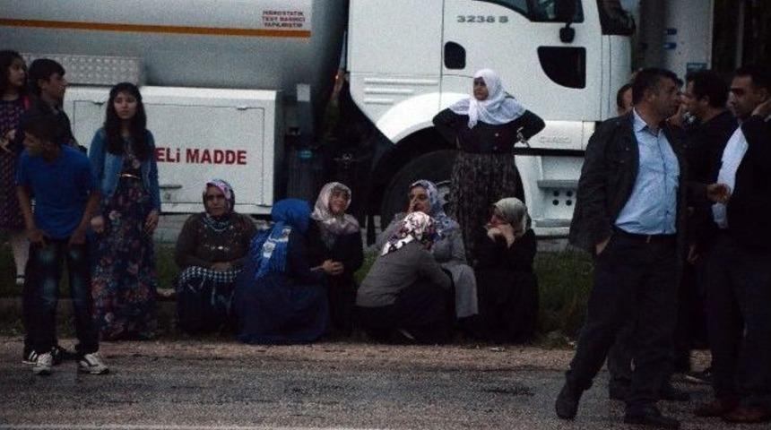 Kazada Gelin &Ouml;ld&uuml;, Damat Yaralandı