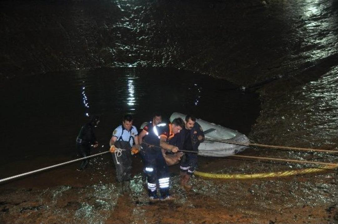 Yangın S&ouml;nd&uuml;rme Havuzunda Kaybolan İki 2 &Ccedil;ocuğun Cesedine Ulaşıldı