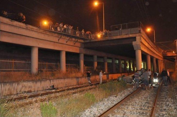 Köprüden Uçan Araç, Tren Yoluna Düştü: 5 Yaralı G2