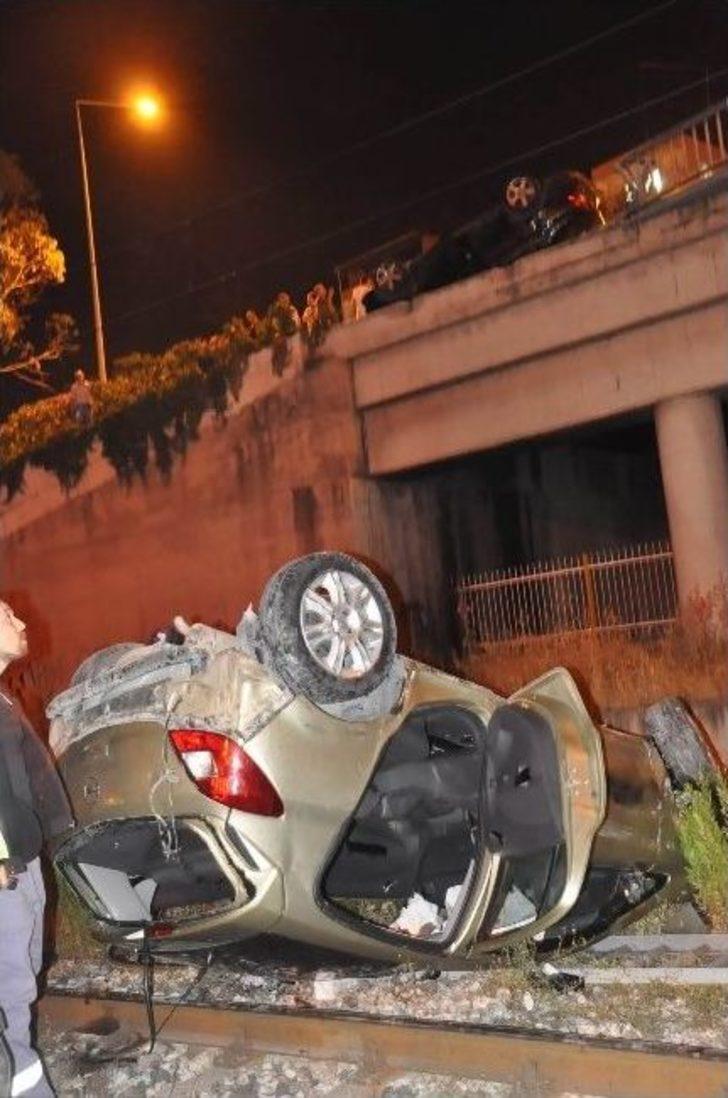 Köprüden Uçan Araç, Tren Yoluna Düştü: 5 Yaralı G3