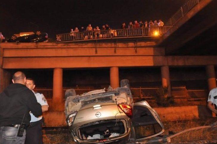 Köprüden Uçan Araç, Tren Yoluna Düştü: 5 Yaralı G4