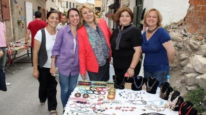 Urla Sanat Sokağı Sizi &Ccedil;ağırıyor