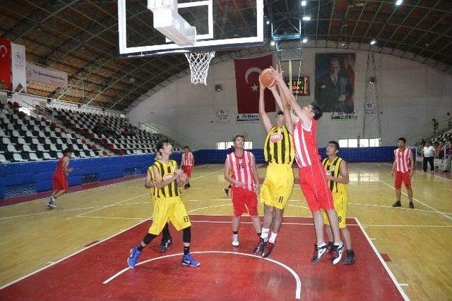 Basketbol Erkekler Gençlik Turnuvası Sona Erdi 2