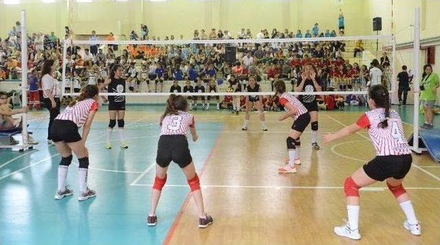 Filenin Minik Sultanları Kupalarını Aldı 2