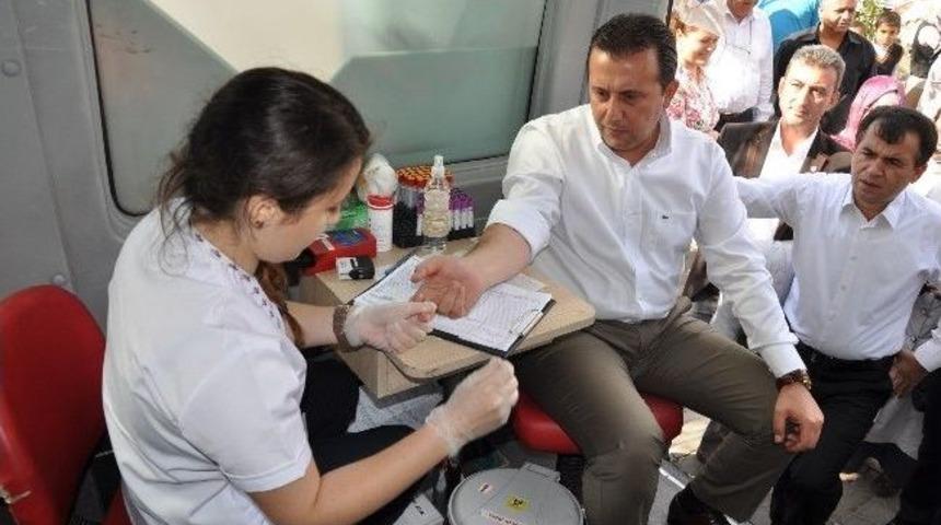 Menderes Belediye Başkanı Kan Verdi