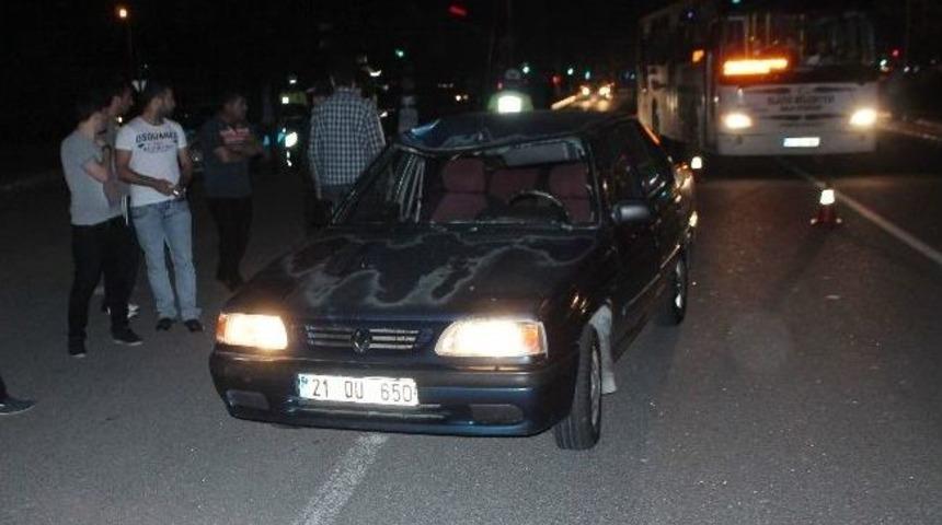 3 Kişinin Yaralandığı Kazaya Bakan S&uuml;r&uuml;c&uuml;, Yayaya &Ccedil;arptı