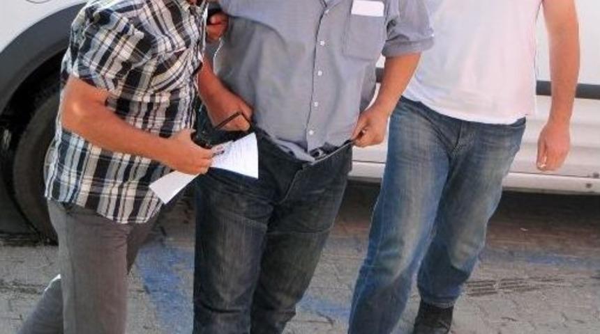 &Ouml;ğretmen Kız &Ccedil;ocuğuna Cinsel İstismardan Tutuklandı