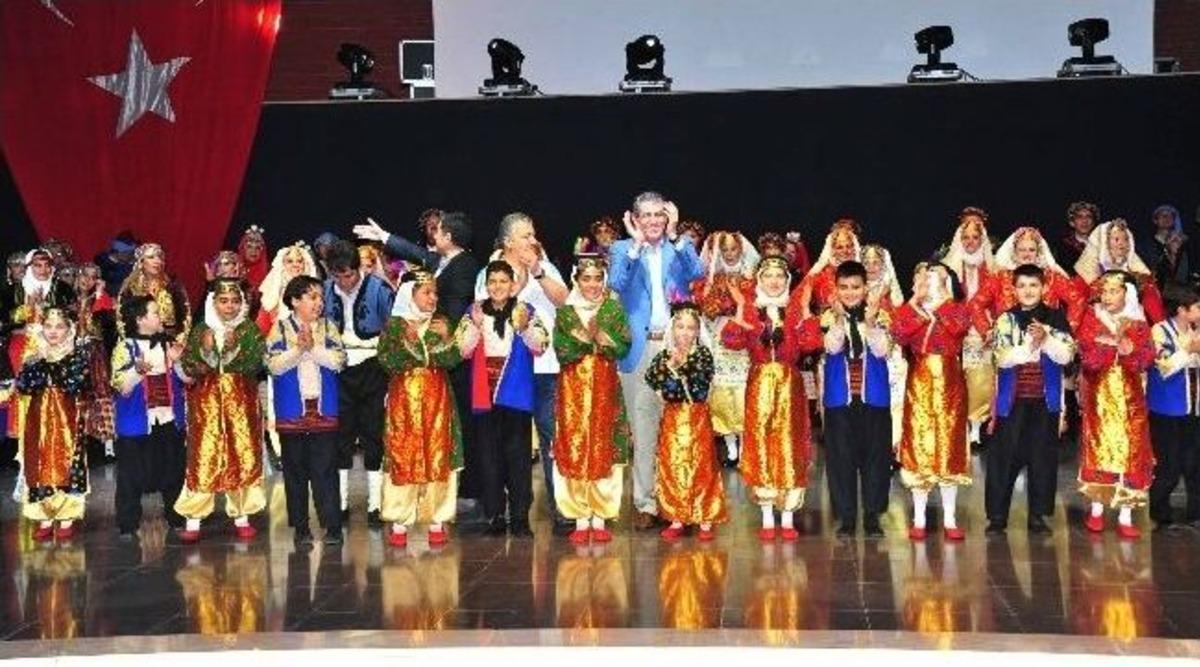 Zeybek Sevgisi Yağmuru Yendi