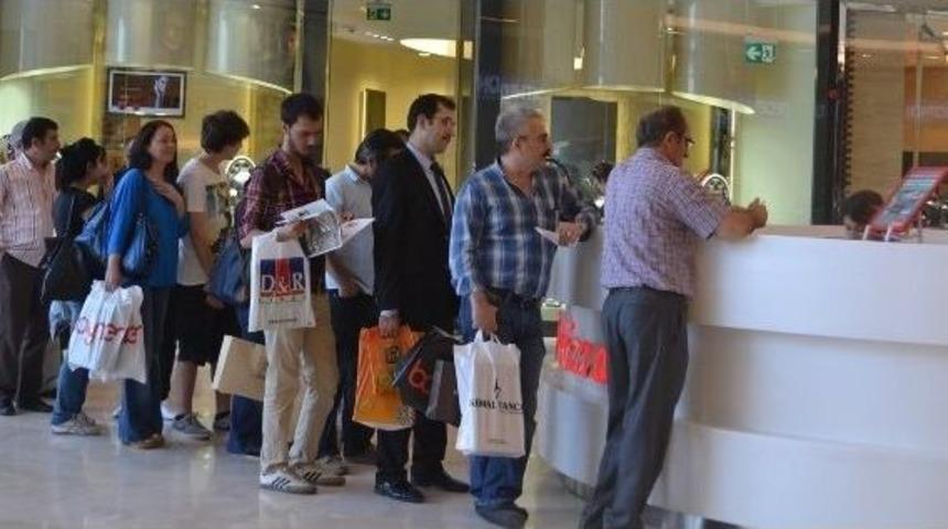Samsun Piazza'nın Apple &Uuml;r&uuml;nleri Sahiplerini Buluyor