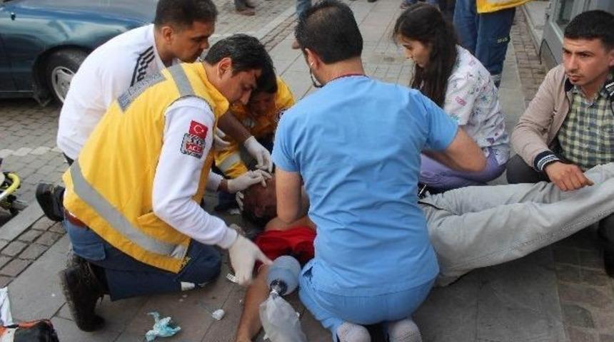 İspanyol Turist Bankamatikten Para &Ccedil;ekerken Kalp Krizi Ge&ccedil;irdi