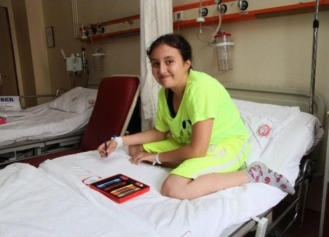 &Ccedil;ocukların G&ouml;z&uuml;nden Hemşireler