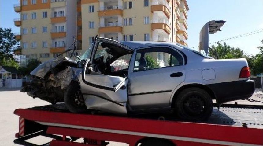 Adıyaman-malatya Karayolunda Kaza: 3 Yaralı