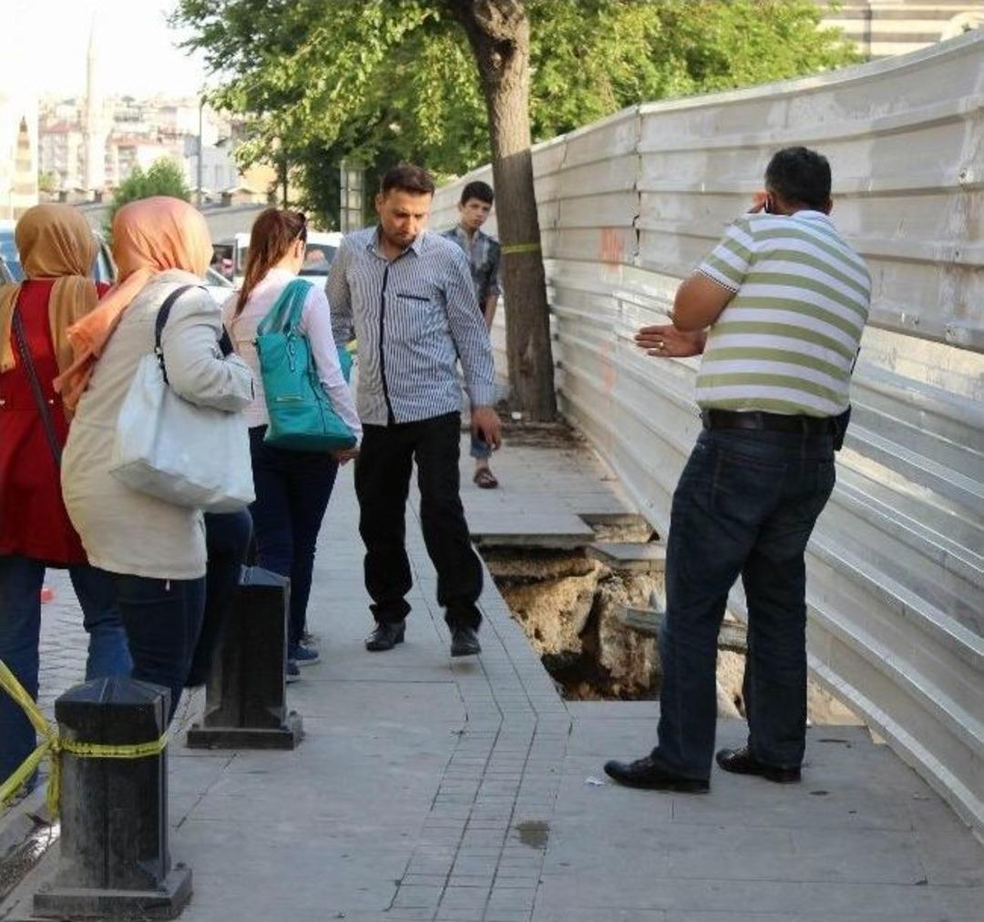 Tehlikeye Aldırmadan Y&uuml;r&uuml;meye Devam Ettiler