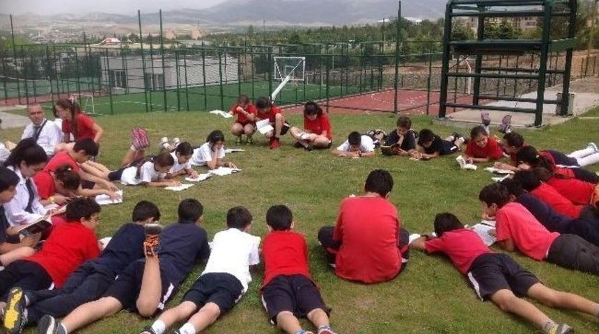 Doğada Kitap Okuma Etkinliği D&uuml;zenlendi