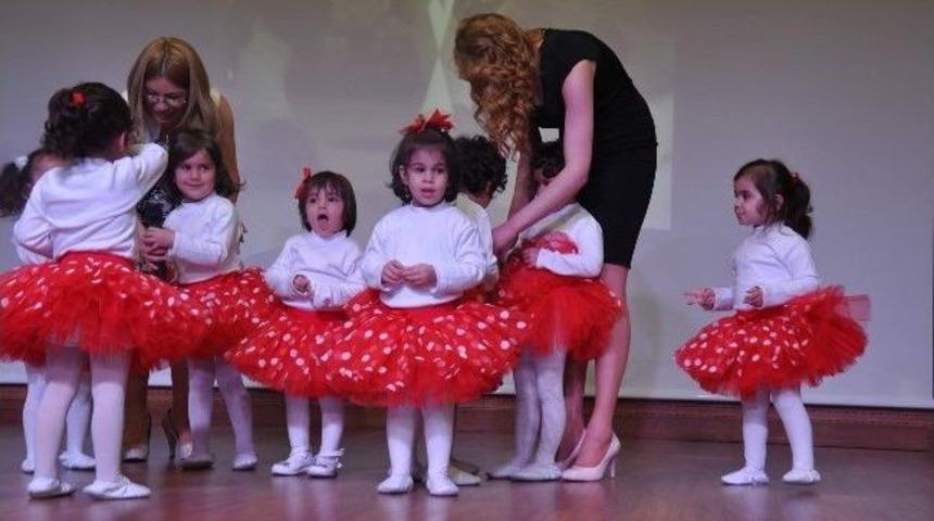 Miniklerin Yıl Sonu G&ouml;sterisi B&uuml;y&uuml;k Beğeni Topladı