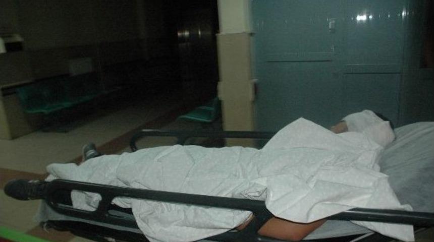 Gen&ccedil; &Ccedil;ocuk Levye İle Vurularak Ağır Yaralandı