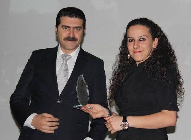 Yılın Başarılı Gazetecileri &Ouml;d&uuml;llerini Aldı 2