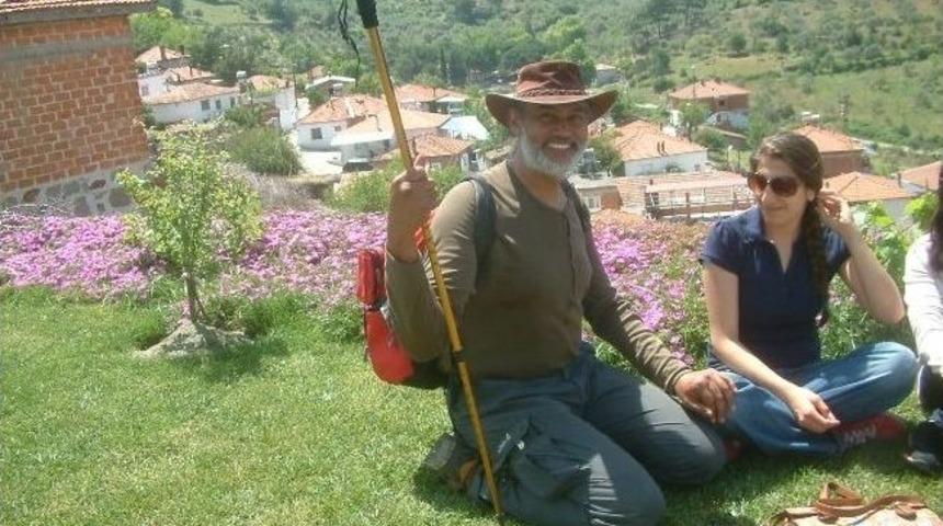 Burhaniye&rsquo;de, Yeni Zelandalı Tanıtım El&ccedil;isi