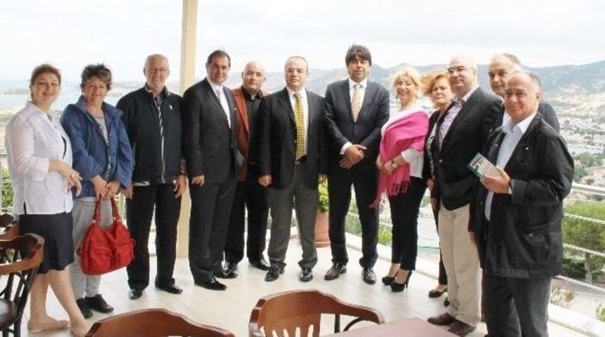 Fo&ccedil;a'da Besiad-belediye Elele