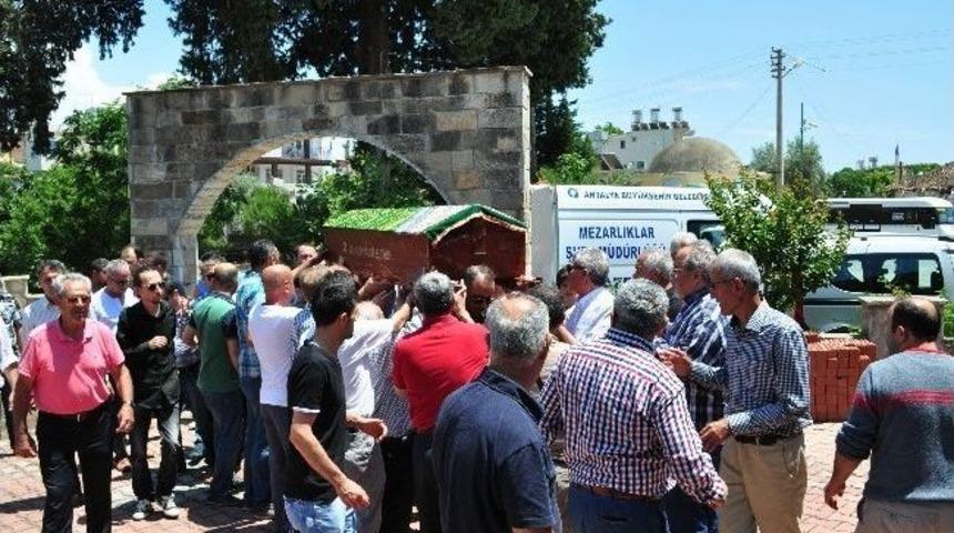 Eski Belediye Başkanı'nın Eşine Son G&ouml;rev