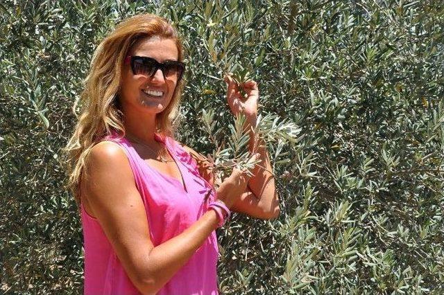 Tuğba &Ouml;zay&rsquo;lı Portakal Tanıtımı 2