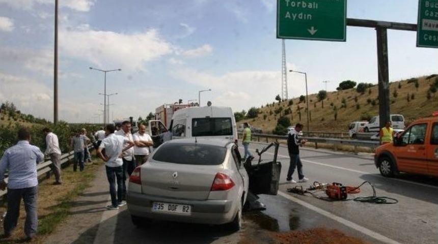 İzmir'de Kaza: 1 &Ouml;l&uuml;, 2 Ağır Yaralı