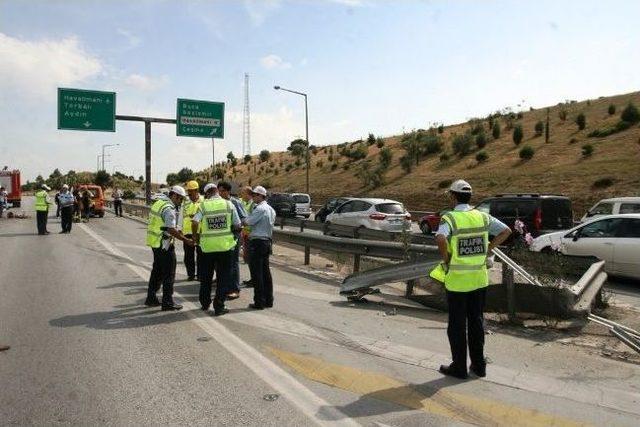 İzmir'de Kaza: 1 Ölü, 2 Ağır Yaralı