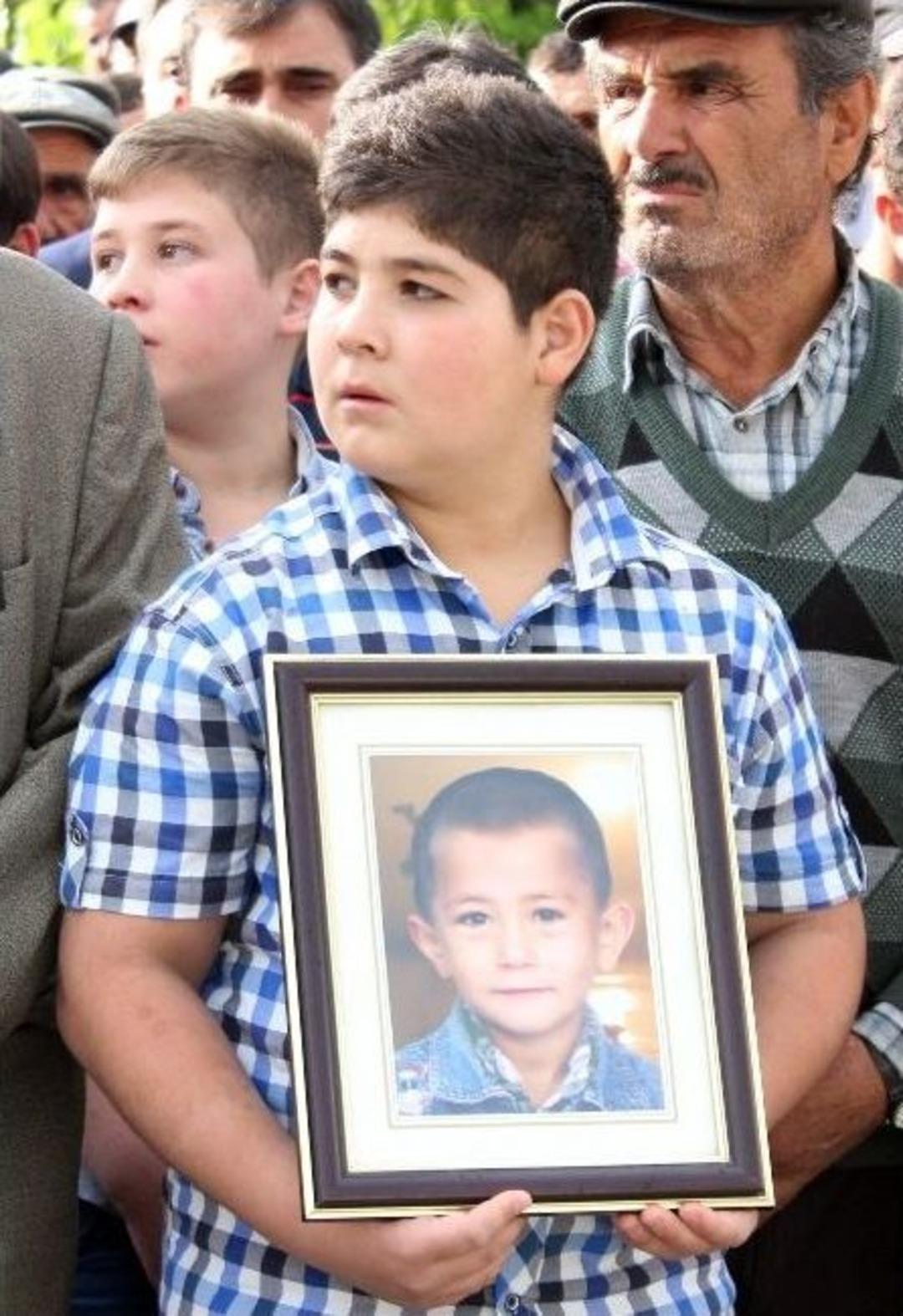 Boğulan &Ccedil;ocuklar Toprağa Verildi