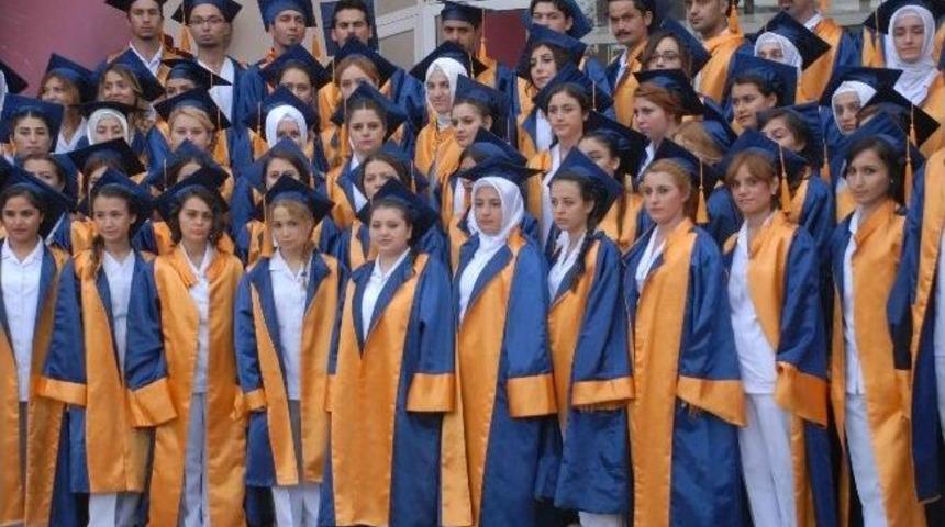 Hemşirelik Birincisi Erkek Oldu