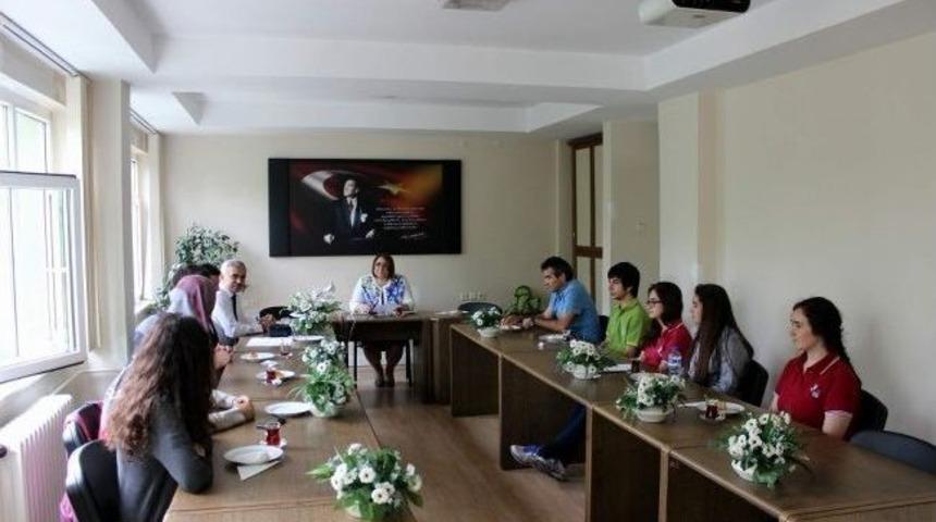 Aydın Sosyal Bilimler Lisesi Madalya Sarhoşu