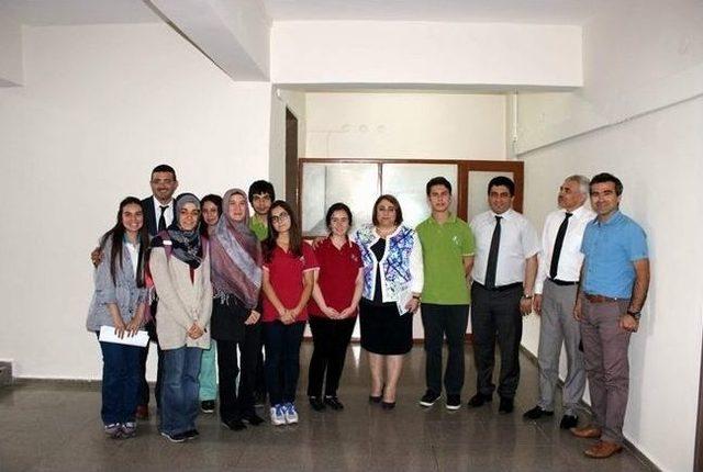 Aydın Sosyal Bilimler Lisesi Madalya Sarhoşu 1